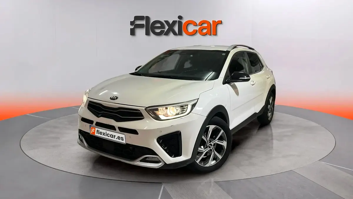 Usado Kia Stonic GT-Line 120 CV (88 kW) 2021 Blanco SUV