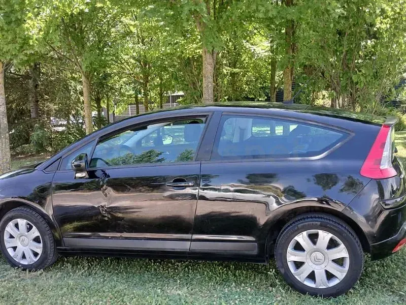 Usado Citroën C4 109 CV (80 kW) 2010 Negro Berlina