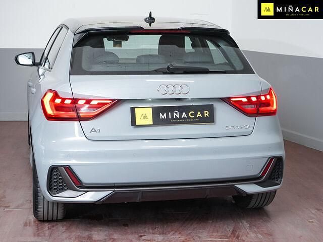 Usado Audi A1 110 CV (80 kW) 2023 Gris SUV