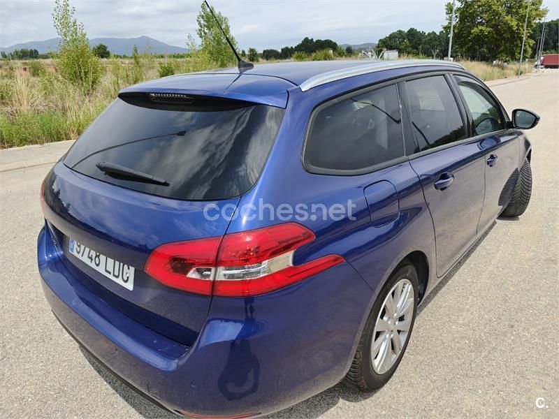 Usado Peugeot 308 SW Style 130 CV (95 kW) 2019 Azul Familiar