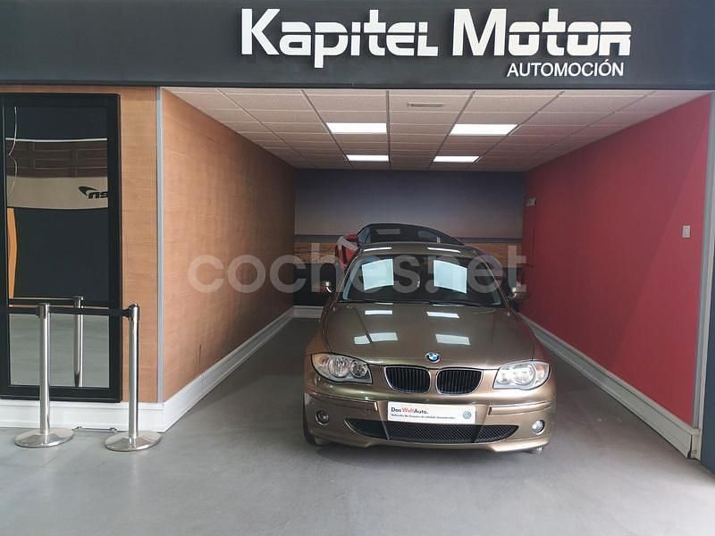 Marrón Usado 2005 BMW 118 Utilitario | 5999 € (Precio justo) - Imagen 1/4
