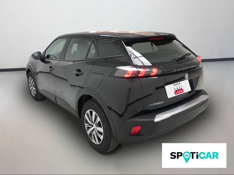 Usado Peugeot e-2008 Active 100 kW (136 CV) 2024 Negro SUV