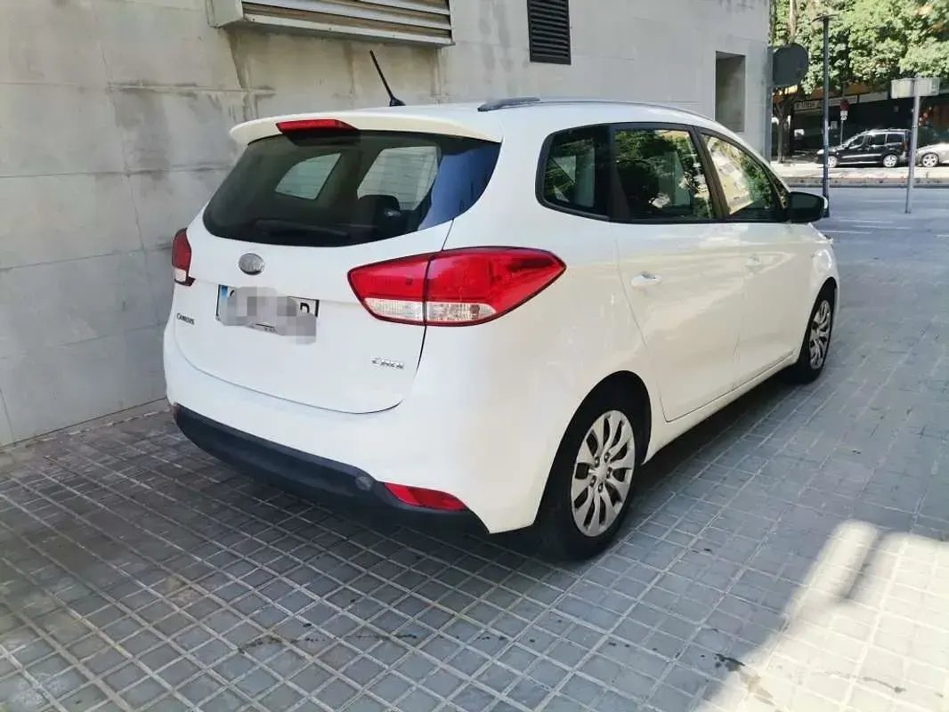 Usado Kia Carens 116 CV (85 kW) 2013 Blanco Monovolumen