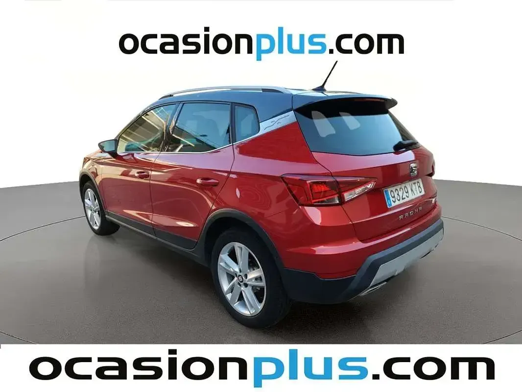 Usado Seat Arona Ecomotive 116 CV (85 kW) 2019 Rojo SUV