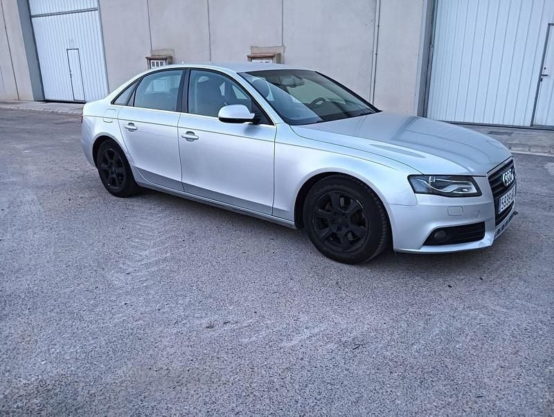 Usado Audi A4 143 CV (105 kW) 2009 Gris Berlina