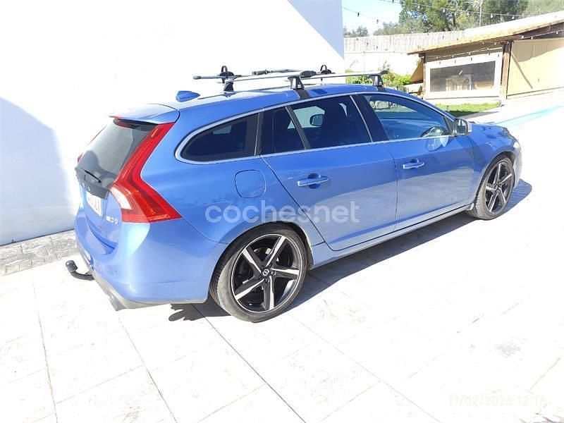 Usado Volvo V60 R-Design Momentum 225 CV (165 kW) 2016 Azul Familiar