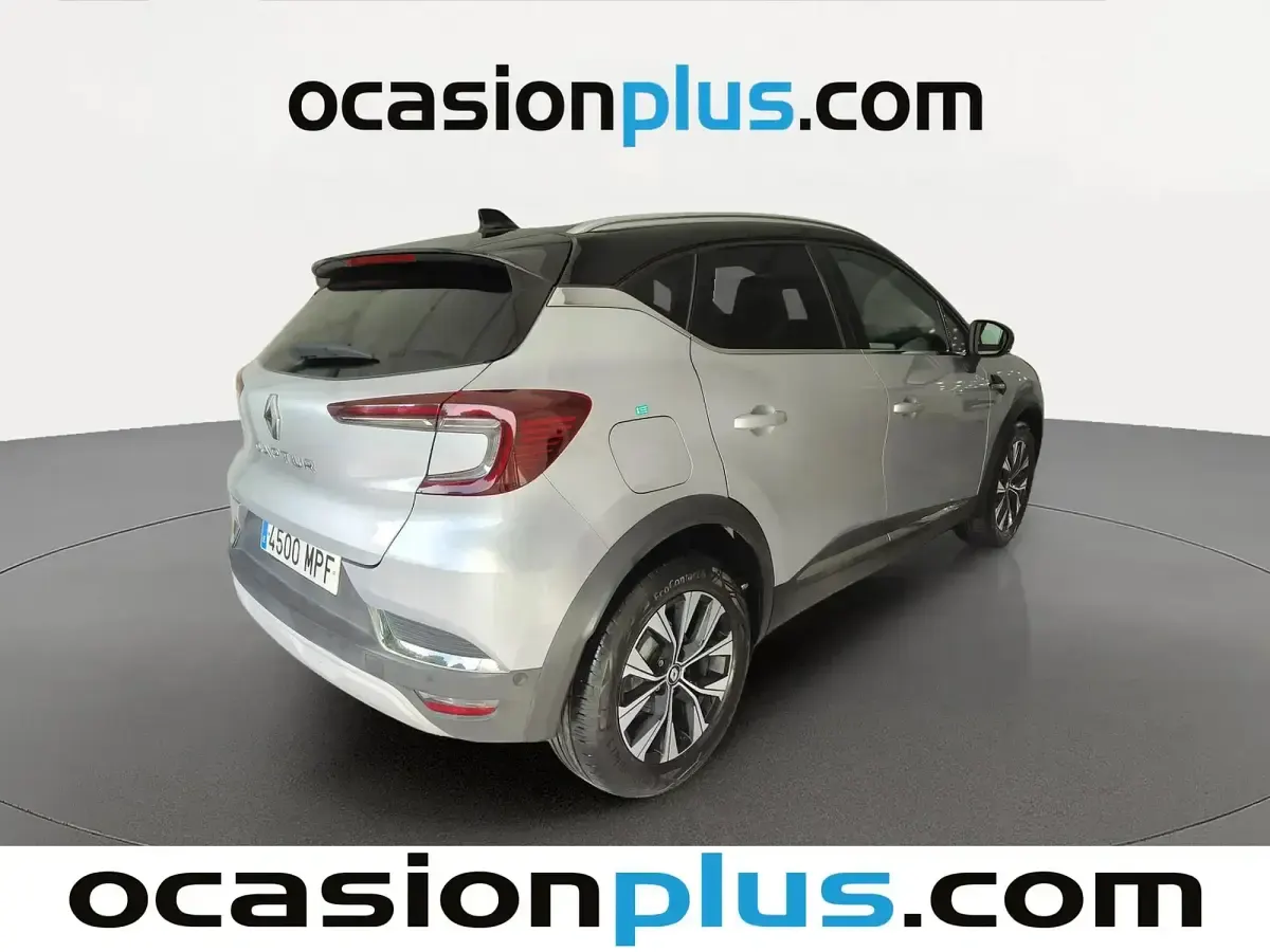 Usado Renault Captur Techno 90 CV (66 kW) 2024 Gris SUV