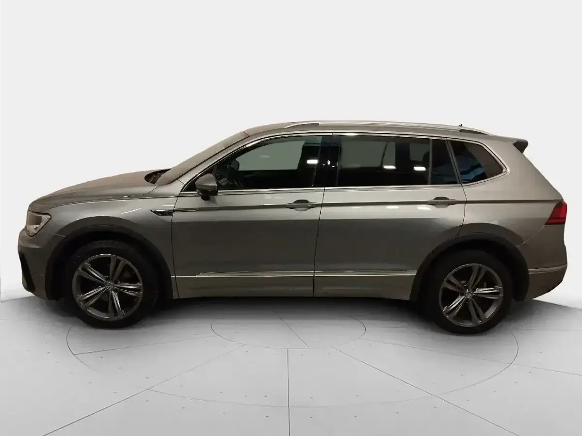 Usado VW Tiguan Advance 151 CV (111 kW) 2021 Plateado SUV