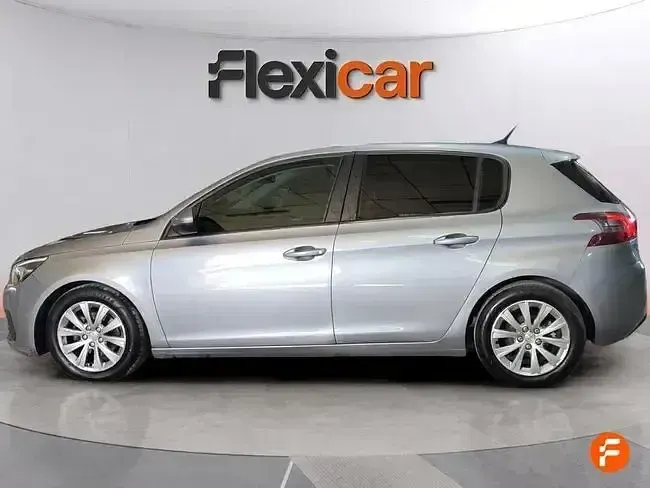 Usado Peugeot 308 Style 130 CV (95 kW) 2020 Gris Berlina