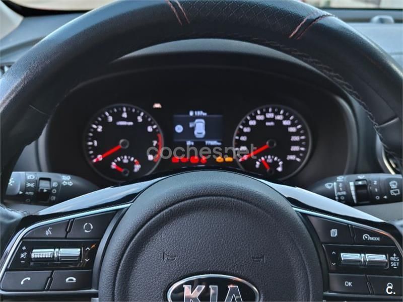 Usado Kia Sportage 132 CV (97 kW) 2018 Granate SUV