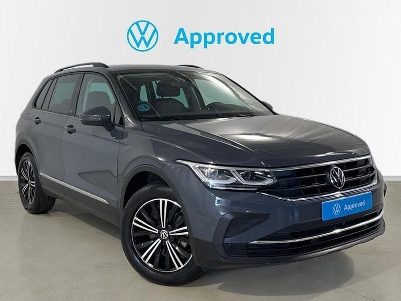 Gris Usado 2023 VW Tiguan Life SUV | 34.990 € (Precio justo) - Imagen 1/4
