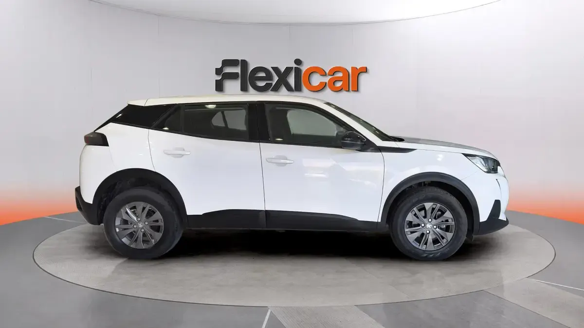 Usado Peugeot 2008 Active 110 CV (80 kW) 2022 Blanco SUV