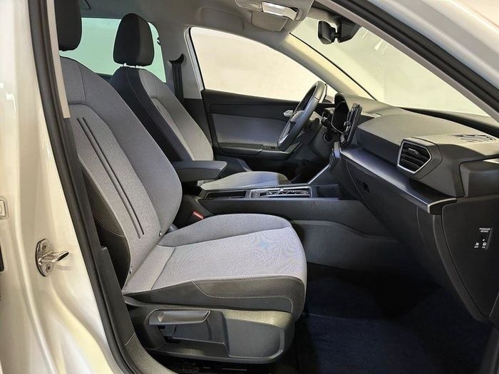 Usado Seat Leon Style 150 CV (110 kW) 2024 Blanco