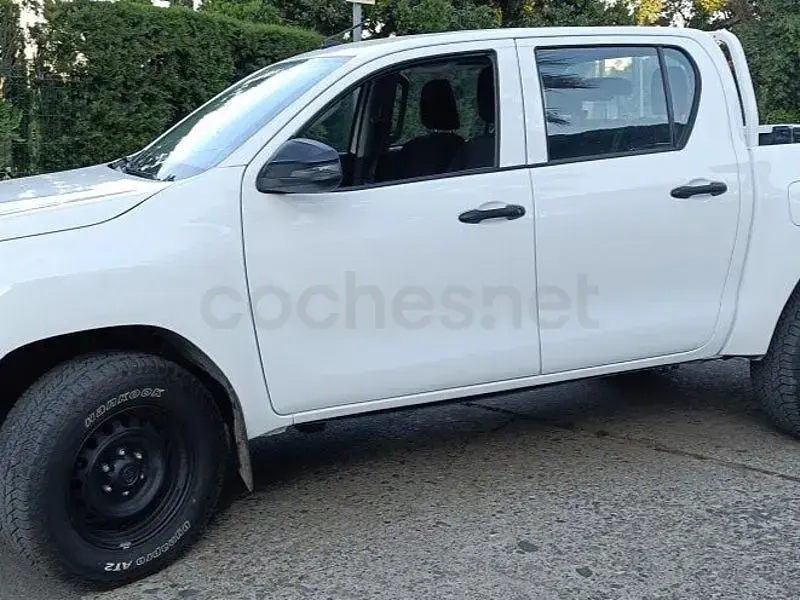 Usado Toyota HiLux 150 CV (110 kW) 2021 Blanco Pickup/Camioneta