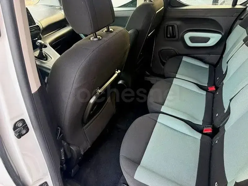 Usado Citroën Berlingo Shine 102 CV (75 kW) 2021 Blanco Monovolumen