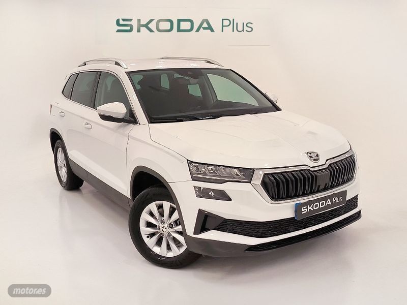 Blanco Usado 2024 Skoda Karoq Selection SUV | 26.550 € (Precio justo) - Imagen 1/4