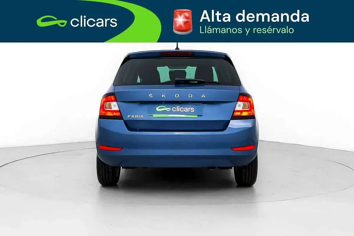 Usado Skoda Fabia Ambition 95 CV (69 kW) 2021 Azul Utilitario
