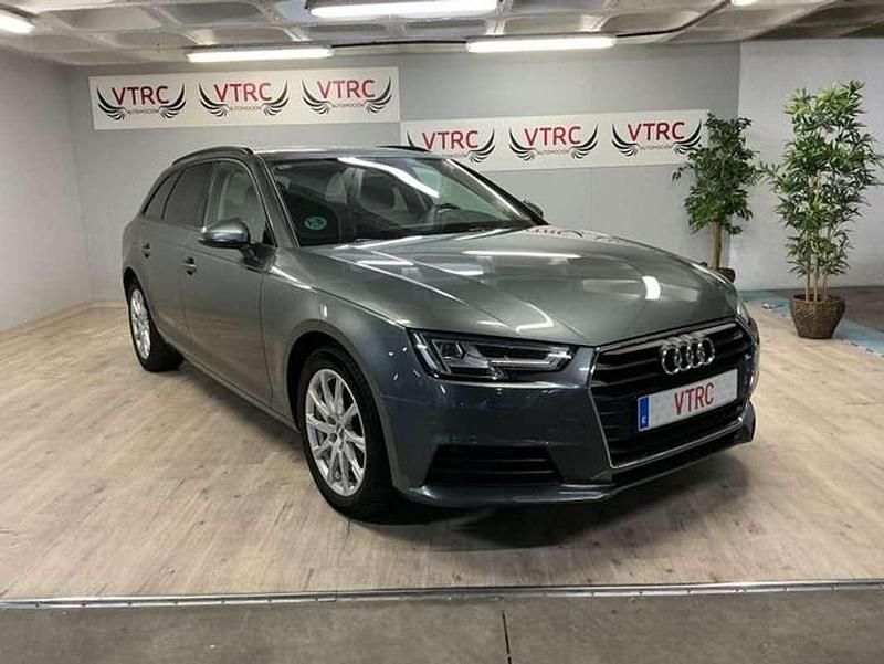 Usado Audi A4 Advanced 150 CV (110 kW) 2018 Gris / plata Familiar