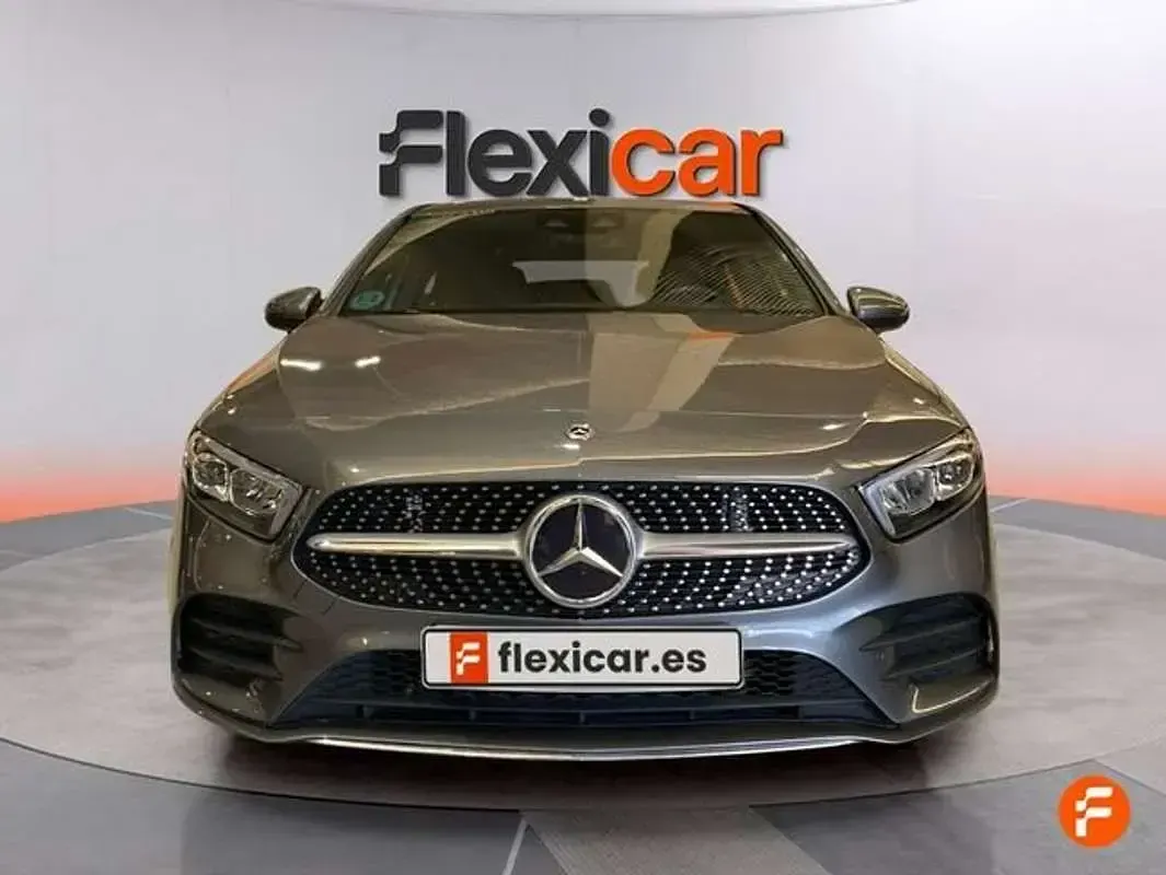 Usado Mercedes A180 136 CV (100 kW) 2020 Gris Berlina