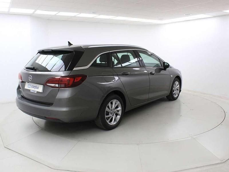 Usado Opel Astra Elegance 145 CV (106 kW) 2020 Gris Familiar
