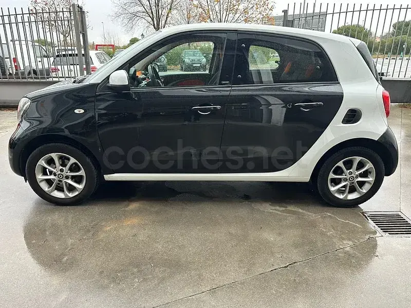 Usado Smart ForFour Passion 90 CV (66 kW) 2015 Negro Utilitario