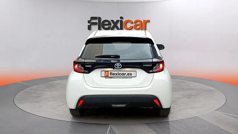 Usado Toyota Yaris Hybrid Business Edition 116 CV (85 kW) 2022 Azul Berlina