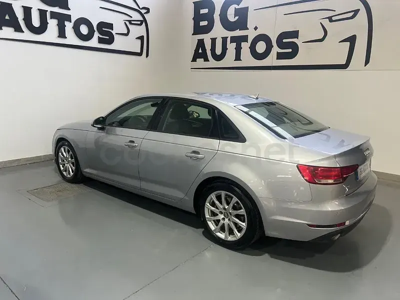 Usado Audi A4 Advanced 150 CV (110 kW) 2017 Gris / plata Berlina