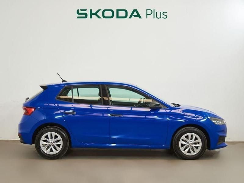 Usado Skoda Fabia Essence 80 HP (58 kW) 2025 Azul Citadino