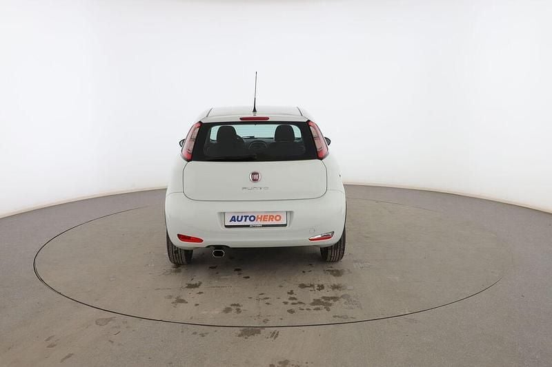 Usado Fiat Punto Pop 70 CV (51 kW) 2016 Blanco Utilitario