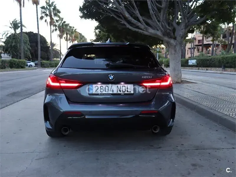 Usado BMW 120 178 CV (130 kW) 2021 Gris / plata Utilitario