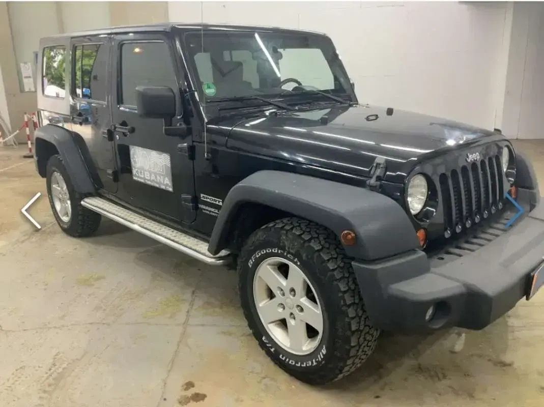 Usado Jeep Wrangler Unlimited Sport 177 CV (130 kW) 2009 Negro SUV