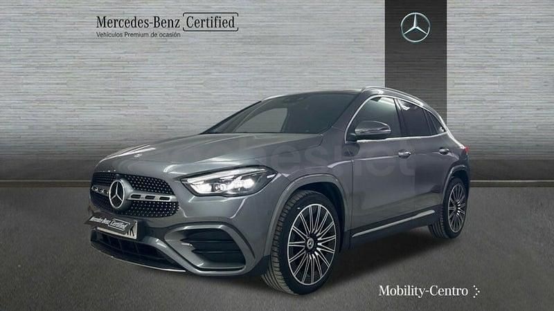 Usado Mercedes GLA220 AMG line 190 CV (139 kW) 2024 Gris montaña SUV