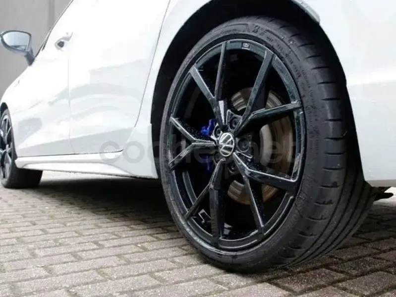 Usado VW Golf VIII R 320 CV (235 kW) 2024 Blanco Berlina