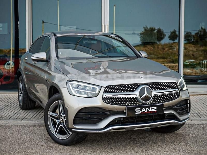 Usado Mercedes GLC300e 320 CV (235 kW) 2021 Gris / plata Coupe