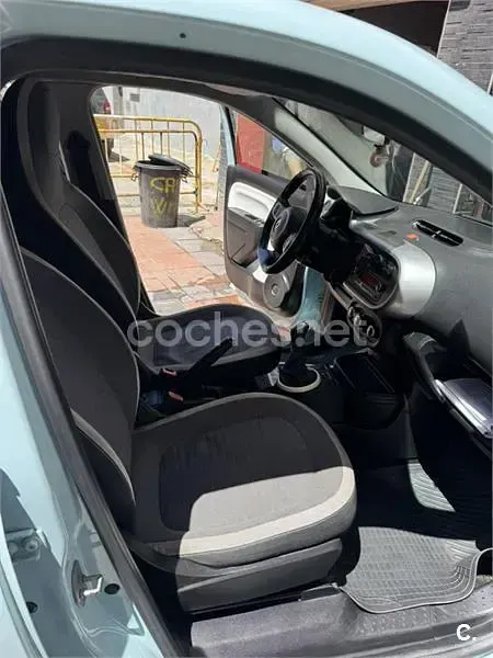 Usado Renault Twingo Intens 70 CV (51 kW) 2019 Azul Utilitario