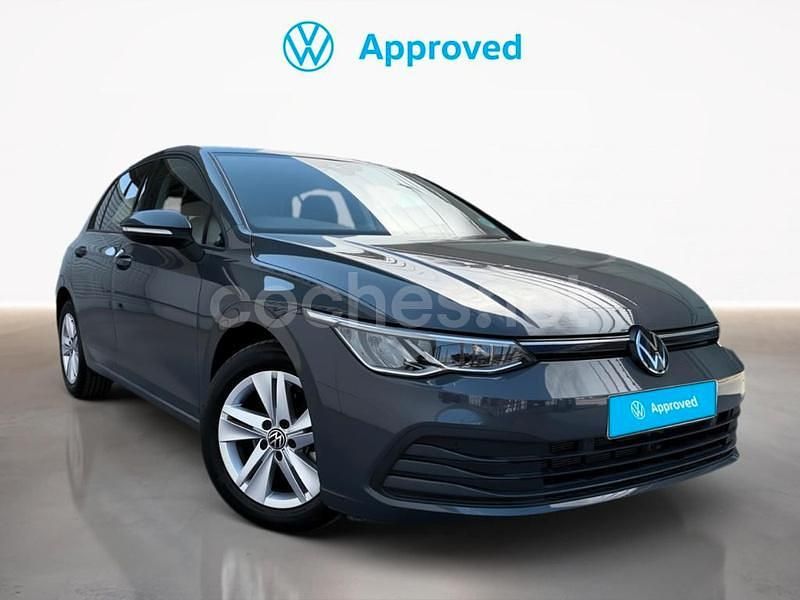 Gris / plata Usado 2024 VW Golf VIII Life Berlina | 23.400 € (Precio justo) - Imagen 1/4