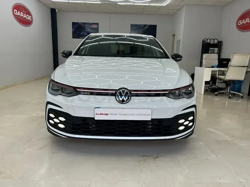 Usado VW Golf VIII GTI 245 CV (180 kW) 2021 Blanco Berlina