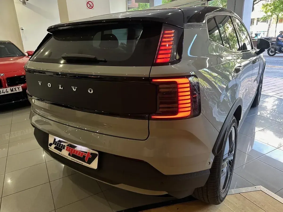 Nuevo Volvo EX30 Ultra 314 kW (428 CV) 2026 Gris SUV