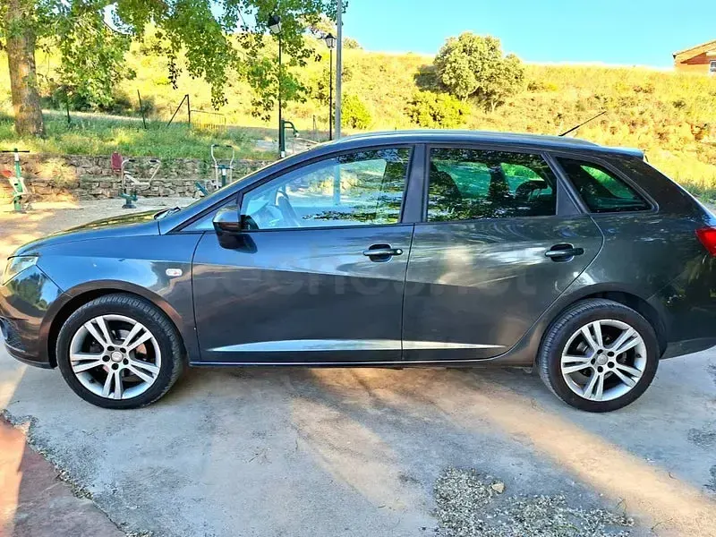 Usado Seat Ibiza ST Copa 90 CV (66 kW) 2011 Azul Familiar