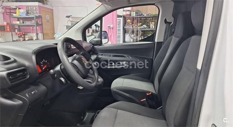 Usado Citroën Berlingo Live 102 CV (75 kW) 2022 Blanco Monovolumen