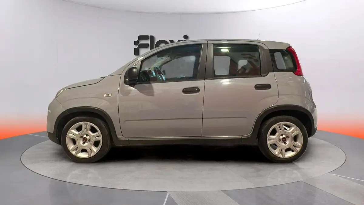 Usado Fiat Panda 71 CV (52 kW) 2023 Gris Utilitario