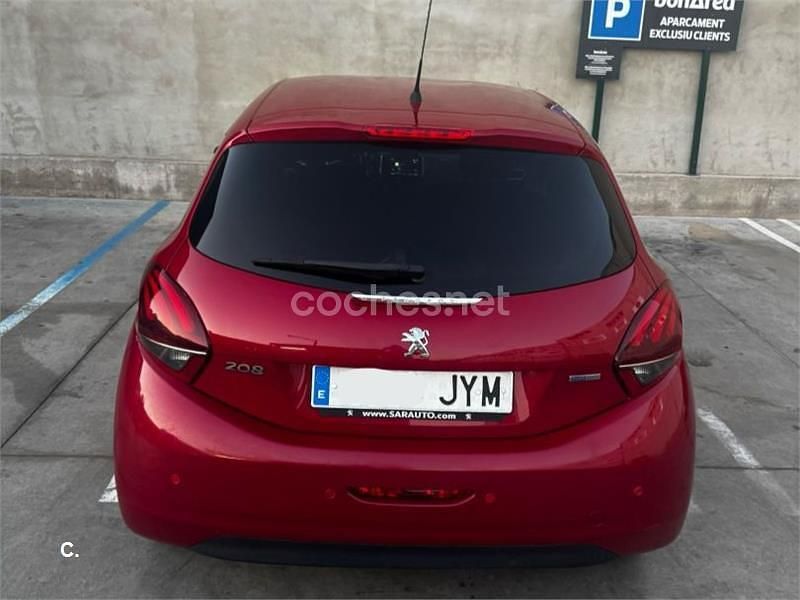 Usado Peugeot 208 Active 82 CV (60 kW) 2017 Granate Utilitario