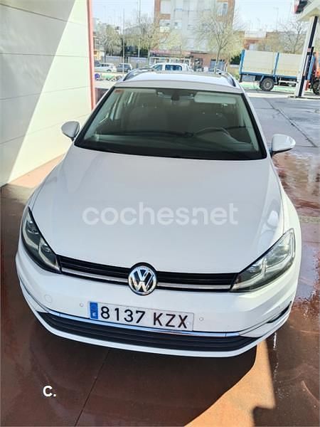 Usado VW Golf VII Advance 115 CV (84 kW) 2019 Blanco Familiar