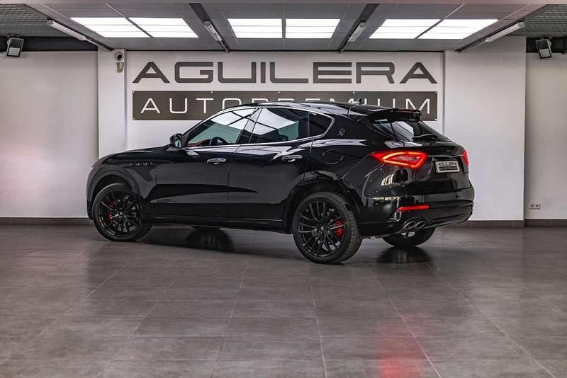 Usado Maserati Levante 275 CV (202 kW) 2017 Negro SUV