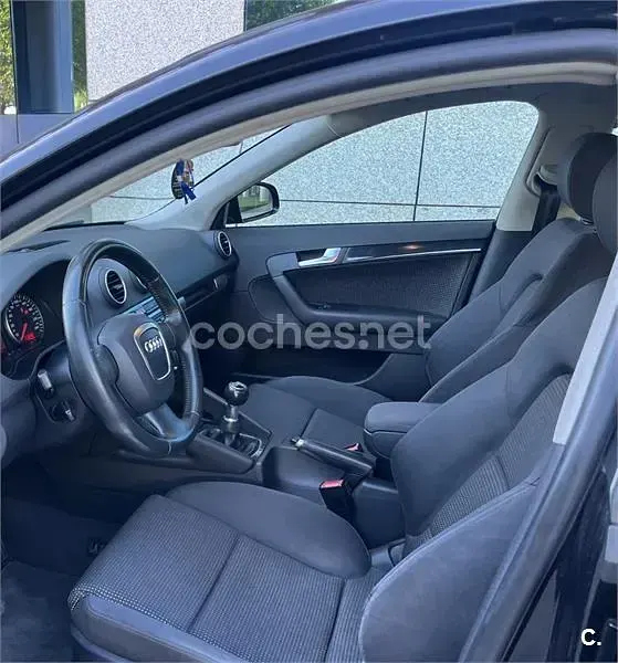 Usado Audi A3 Ambition 140 CV (102 kW) 2006 Negro Utilitario