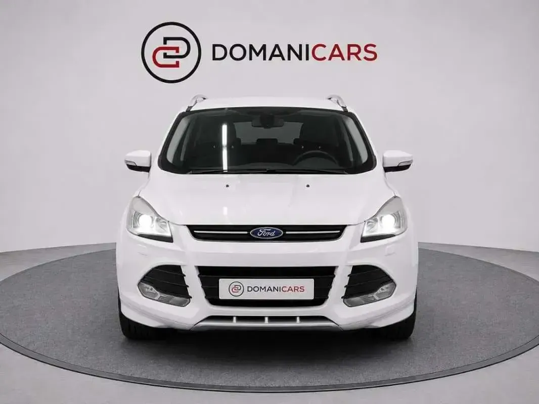 Usado Ford Kuga Titanium 179 CV (131 kW) 2016 Blanco SUV
