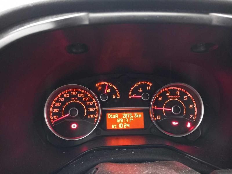 Usado Fiat Doblò 90 CV (66 kW) 2022 Blanco Monovolumen