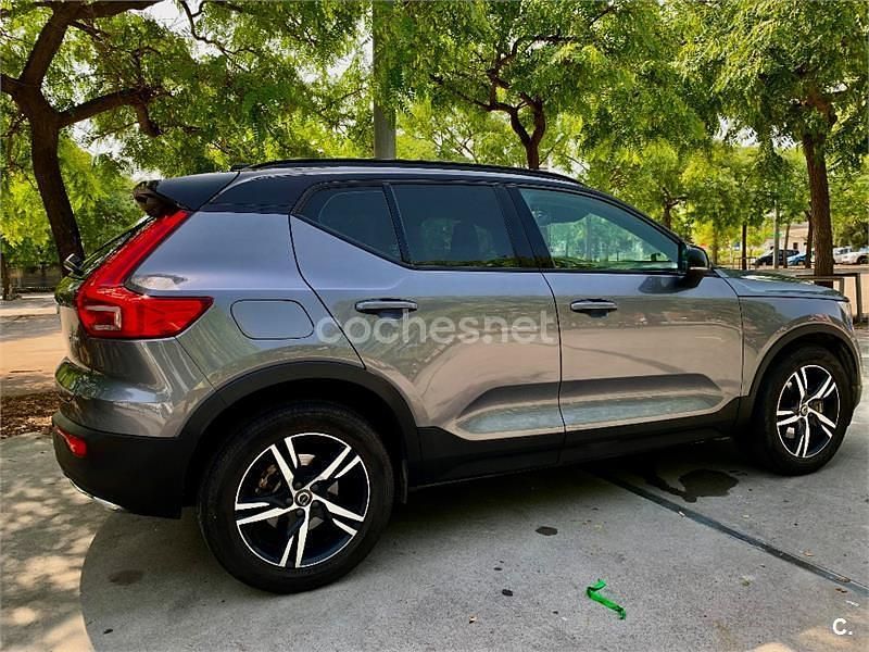 Usado Volvo XC40 R-Design 190 CV (139 kW) 2018 Gris / plata SUV