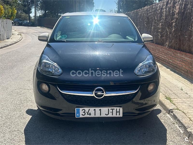 Usado Opel Adam Glam 100 CV (73 kW) 2016 Negro Utilitario