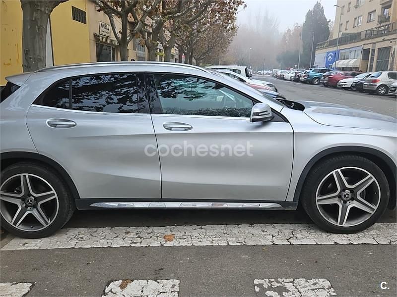 Usado Mercedes GLA180 122 CV (89 kW) 2019 Gris / plata SUV